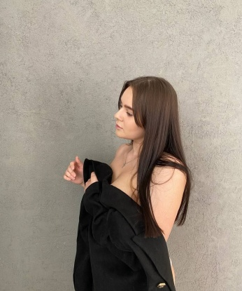 Опыт в мире наслаждений несет с собой изящность и страсть. Я предлагаю насладиться неповторимыми моментами блаженства. Мои услуги переносят вас в мир наслаждений и беззаботности. У меня есть возможность воплотить в реальность ваши самые смелые фантазии. Живу я в Москве, городе возможностей и страсти. Мои фото говорят сами за себя, они полностью соответствуют действительности. Отзывы от предыдущих клиентов подтверждают качество и удовольствие от проведенного времени со мной. 😘💋🔥 12494, 22 года