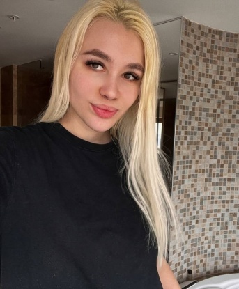 Молодая, стройная, обольстительная брюнетка ждет встречи с состоятельным джентльменом. Готова подарить незабываемый опыт и настоящее наслаждение. Фото настоящие! 2209, 21 год